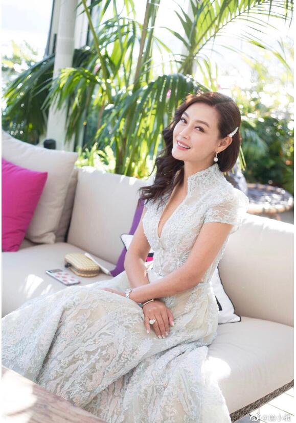 ղС����������Ů���� ղС骽�������Ϲ���˭