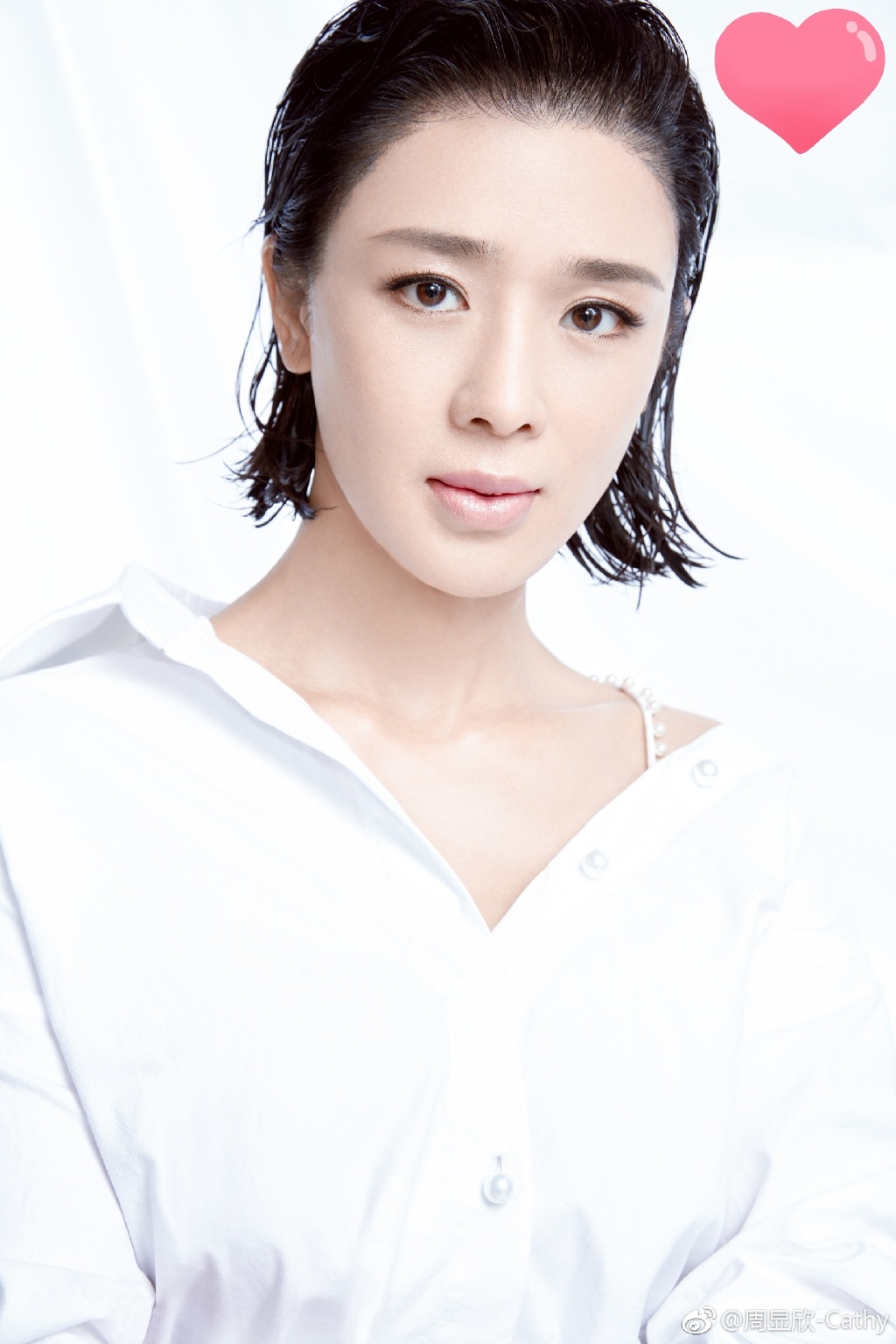 周显欣长得怪怪的特别是嘴巴 她是怎么出名的