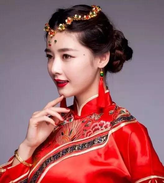 小凤仙礼服为什么是妾?龙凤褂与小凤仙区别