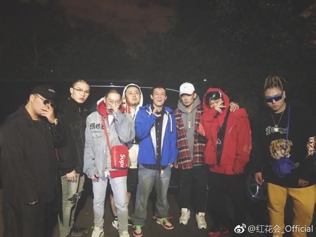 �컨�ᶡ����ô��ô��Ǯ ��������Ů������˭