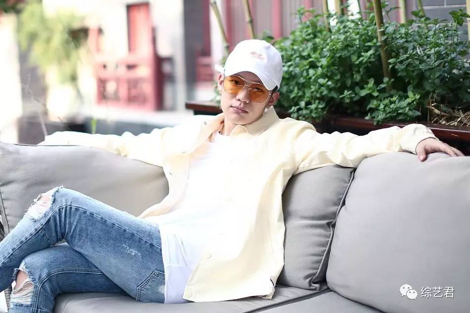 �컨�ᶡ����ô��ô��Ǯ ��������Ů������˭