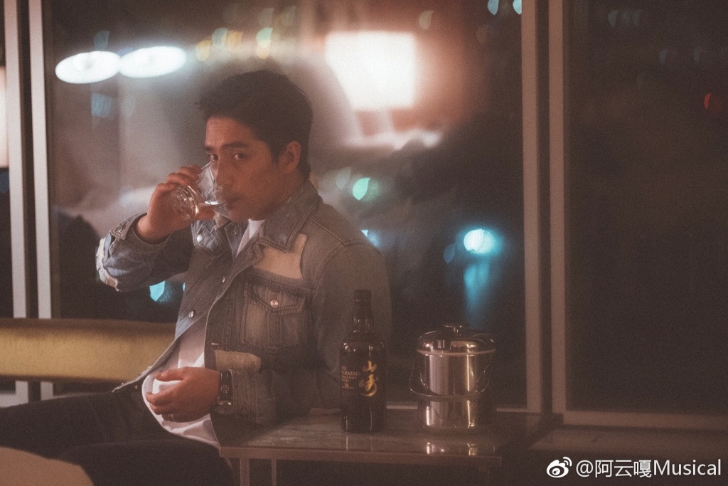 ���Ƹ������־�Ȧ���� ���Ƹ½������