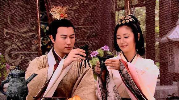 ���ĵ۵�ĸ������׷��?���ĵ��������Ů����˭