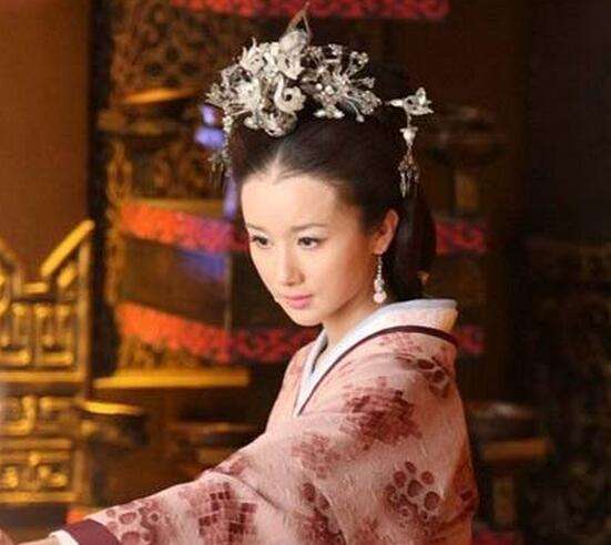 ���ĵ۵�ĸ������׷��?���ĵ��������Ů����˭