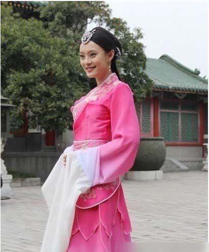 ����Ȧ���������뻨�������� �����ϴ����µ�Ů��Ա����˭