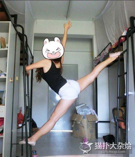 一字马女生大胆正面照片 妹子各种高难度一字马组图