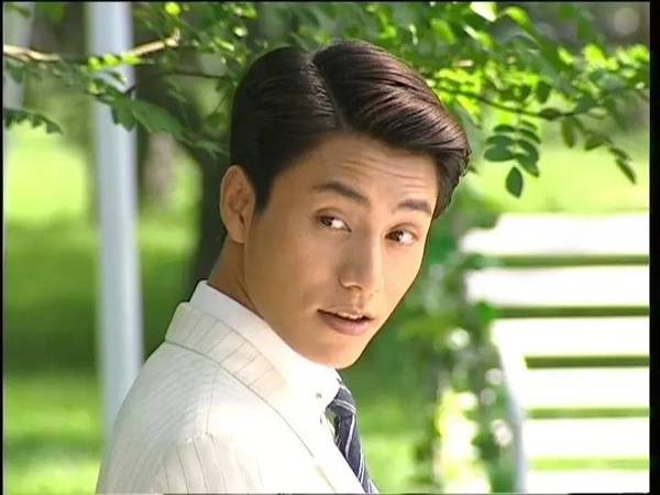 ������˵�İ�ǧ��С������˭ С����������Ƭ�����а����