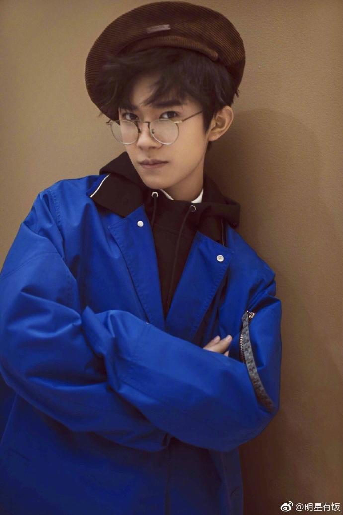 ���տ�������ǧ��ײ���Ա�ͼ С�����տ�����ǰŮ����˭