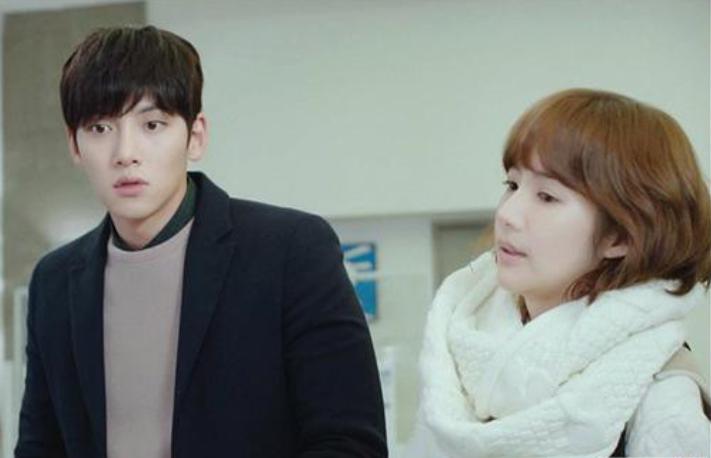 �ز����ں����Ǽ�����Ա �����Ϲ���Ů���̵�����