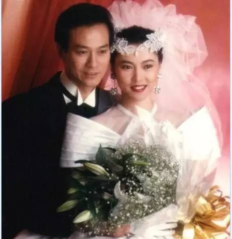 官晶华年轻时候的照片组图 郑少秋第二老婆官晶华家庭背景