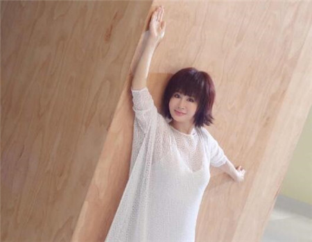 ��ӭ���Ź������պ�Ӱ�ع� 71����ӭ����òδ��Ƥ���������Ů