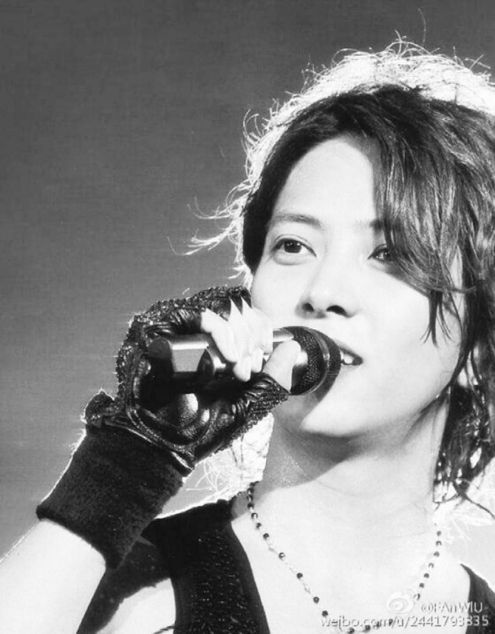 ɽ���Ǿ���ô���˸��� �͹����Ҳ�Ĺ�ϵһֱŪ������