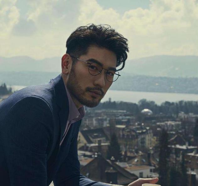 �������λ��ʦ�¼� ������Ϊʲô�뷨ʦ