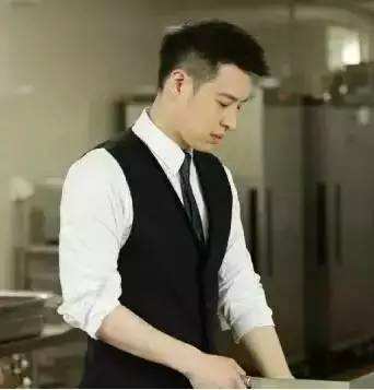 ����غ����̸�������� ��������Ů�Ѿ�Ȼ��ô��