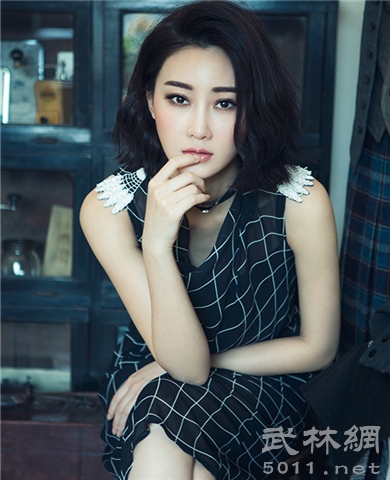 ������߶�д����Ƭ �����ǳ�����Ů����