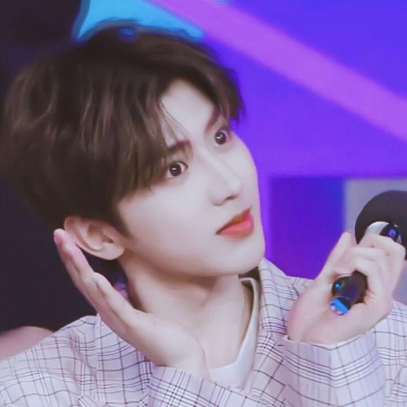 ���ԣ�������Ϊʲô�в̻ƽ𡢲̰���С����august��ikun������