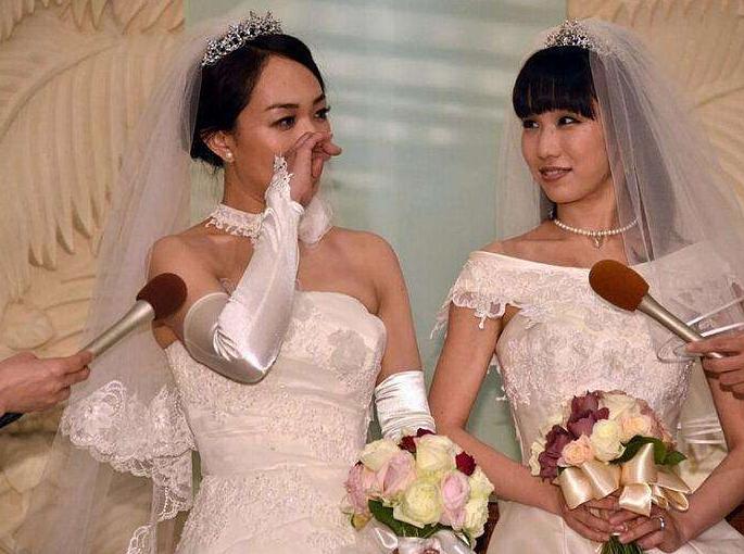 ��������t�� ����Ӣ����AmberԢ��ò���