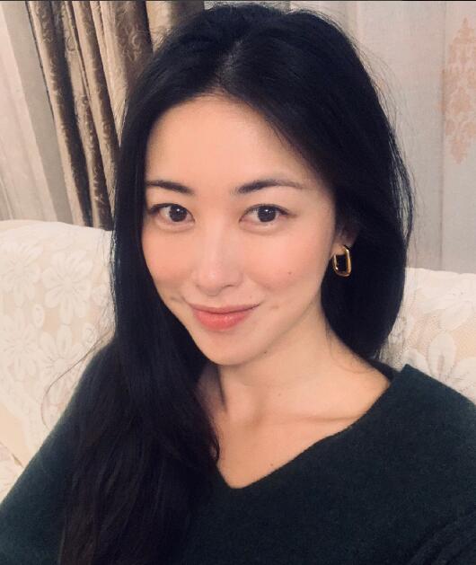 朱珠绝命航班大尺度剧照 她穿比基尼的身材超好