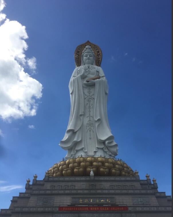 都有南海观世音菩萨的雕像,比如浙江普陀山的观音菩萨,当初1997年给
