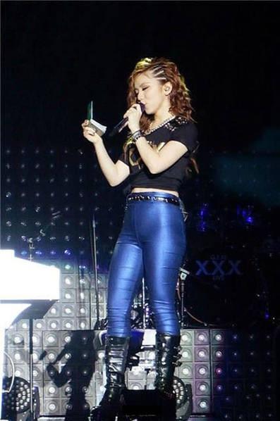 ���������Ǹ���¶������Ƭ�ع� �����崩Ƥ��������Ƭ