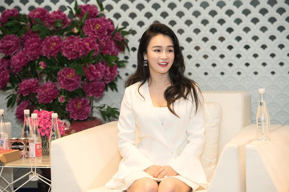 ȽӨӱ�������� ���ĵ�һ���ɷ���˭