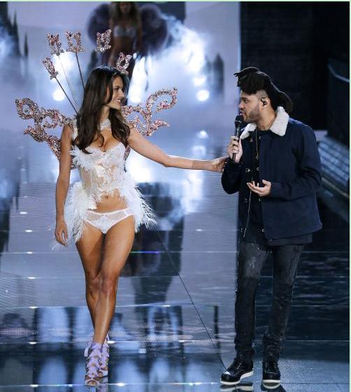 ���Ը�ά���㳪��ʲô�� ���Ը������������۶���