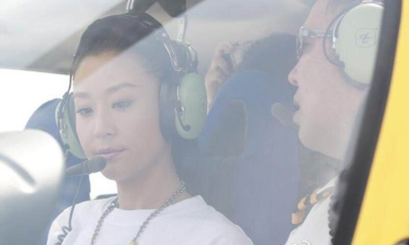 ���Էɻ����ռ����������� ����ô���ķɻ�����