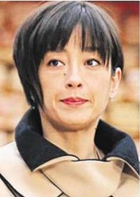 宫泽理惠是谁 17岁拍摄的写真集爆红全亚洲