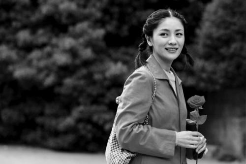 算得上是劳模了,所以胡可当时有很多角色都是有幼年扮演者的,黄诗佳就