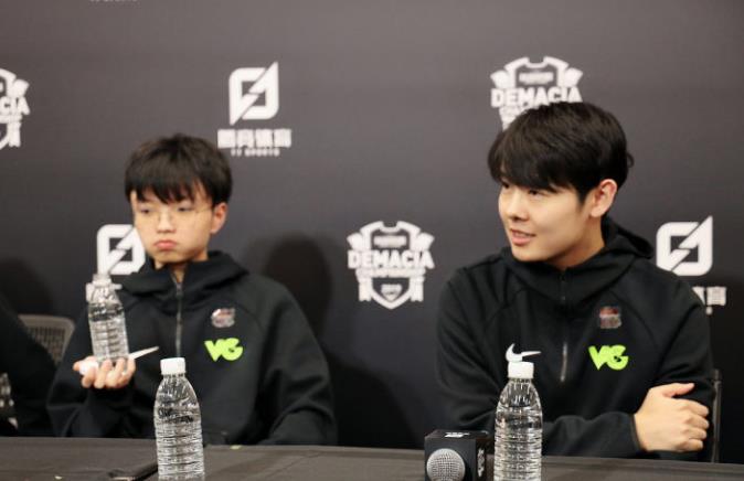 胡显昭为什么叫鱼男 他蕉皇的梗是怎么回事