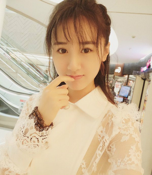 袁冰妍整容前后对比曝光 袁冰妍老公是不是戴向宇