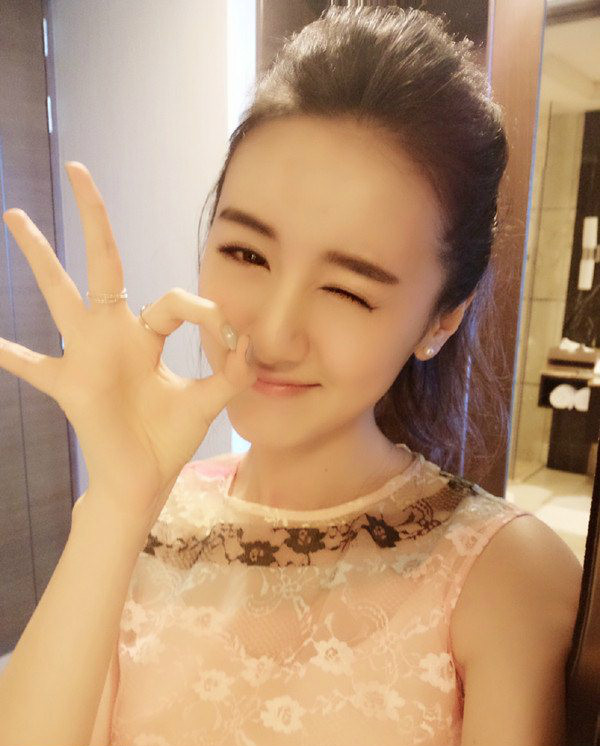 袁冰妍整容前后对比曝光 袁冰妍老公是不是戴向宇