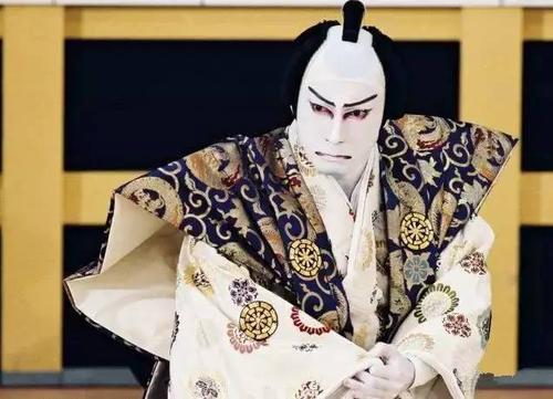 歌舞伎面谱综合征的症状照片跟化妆了一样 这病可以治愈吗