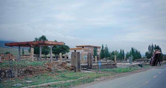 1983��ʯ��С��Ϯ���¼����� ʯ��С��Ϊ�α�����