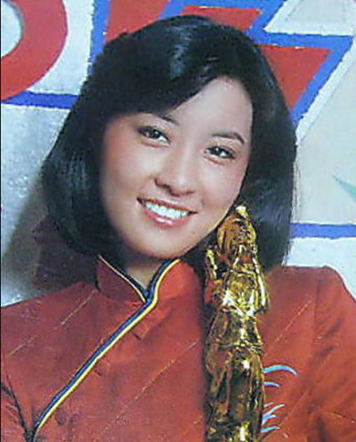 沈时华年轻时的照片组图 她的私生女是和张佩华生的吗