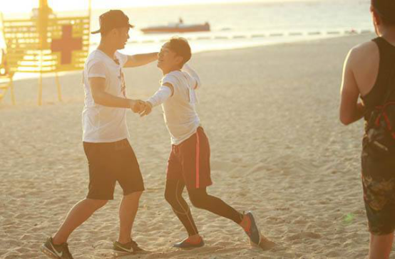 ��������ʵ�����Ƕ��� ����������־ΰͽ����