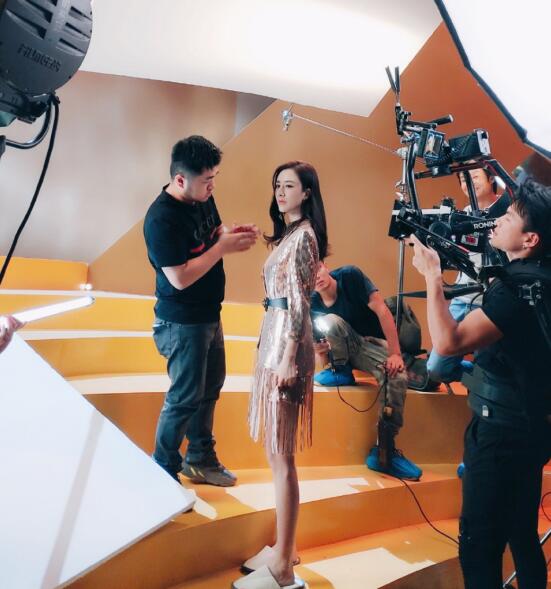 淘宝第一主播薇娅的老公是海峰吗 她属于哪个直播公司