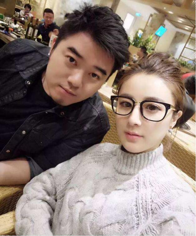 �Ա���һ����ޱ櫵��Ϲ��Ǻ����� �������ĸ�ֱ����˾