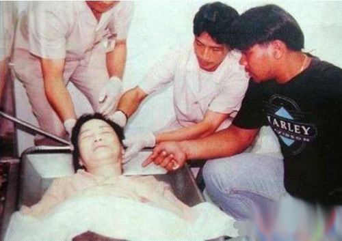 ������ȥ����ʬ���� ������Ϊʲôϲ������