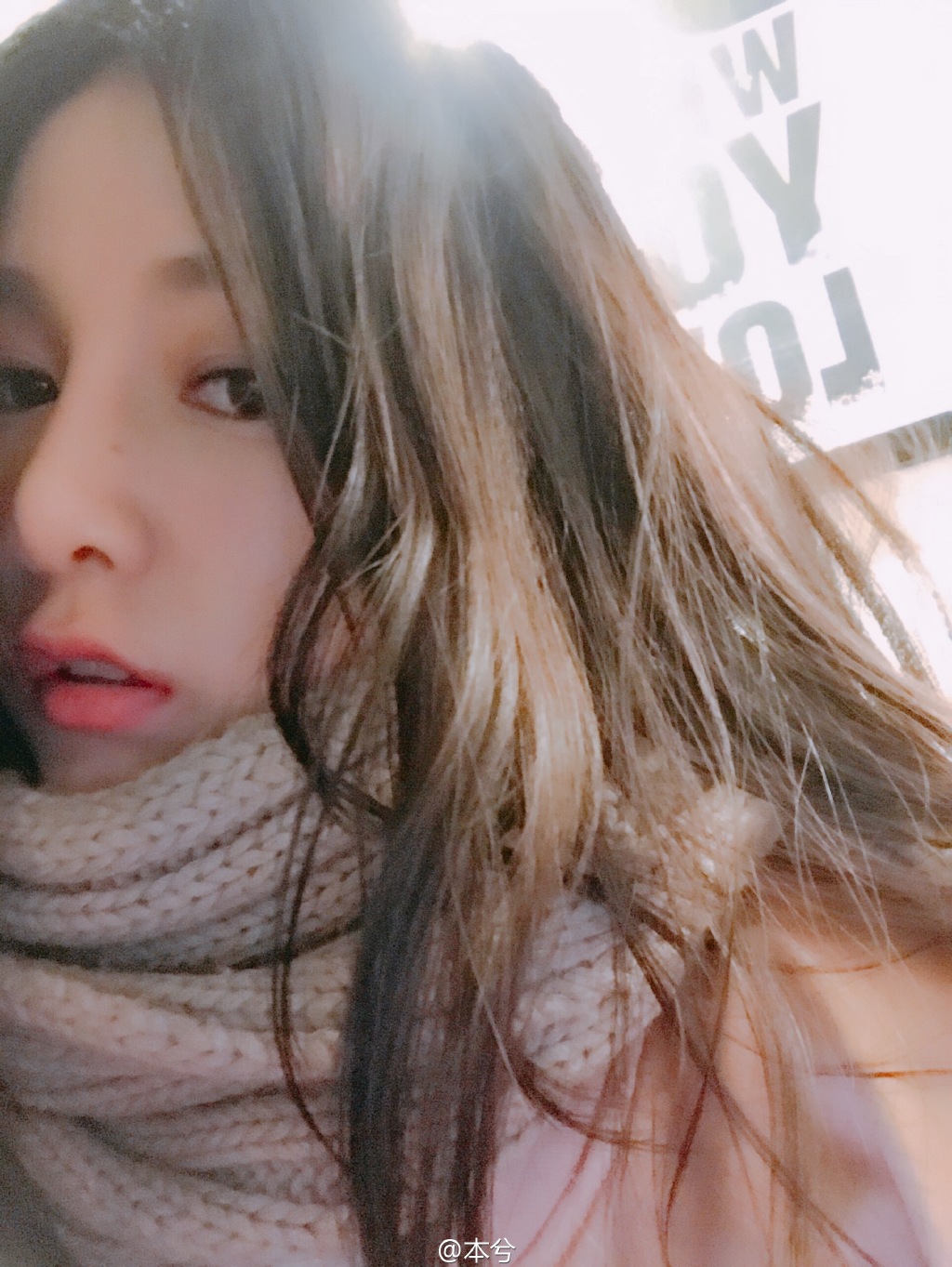 �������ƬͻȻ�ÿֲ� ��С��������Ƭ�Ա���Ƭ���˲���һ����