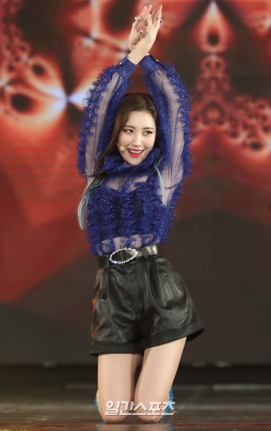 ������������ʲô��ϵ˭������ ����Ϊʲô�뿪jyp