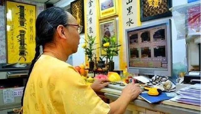 ���¾��޺����������� �����հ��¾�������֤ɶ����