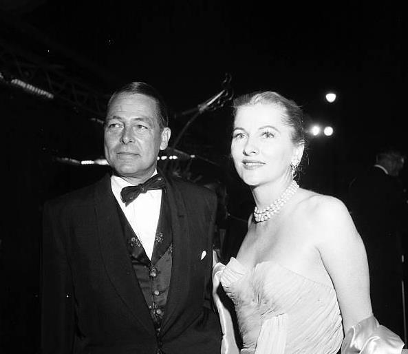 �������ǵ��ɷ���˭ �������Ǹ������ϼ��