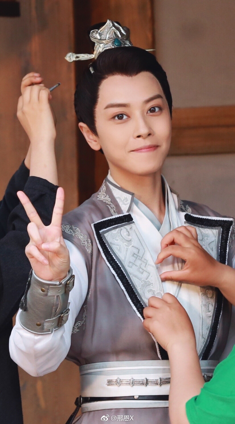 邢恩出柜的女友是谁 邢恩林依晨是什么关系