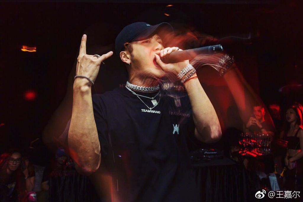 ���ζ���˿��jacky���� jacky�����ζ���֤����