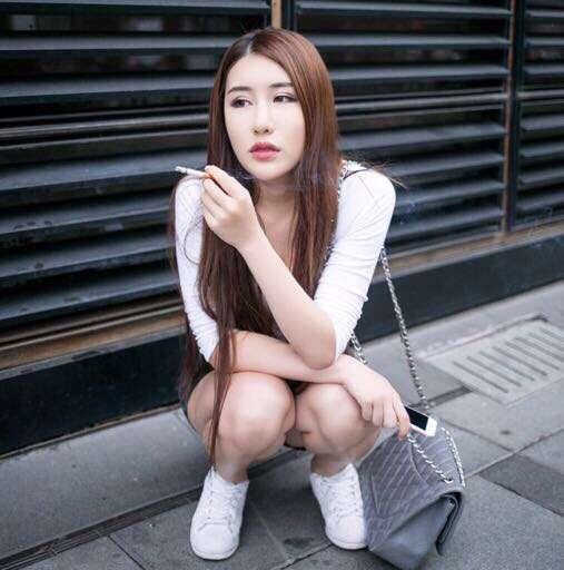 �컨�ᵯ���Ǹ������� �컨�ᵯ��Ů�����ų���Ƭ