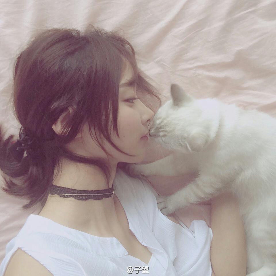 子望整容之前照片曝光 子望的男朋友是谁