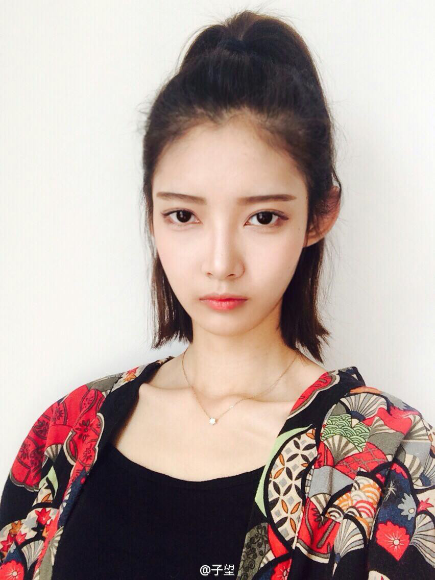 子望整容之前照片曝光 子望的男朋友是谁