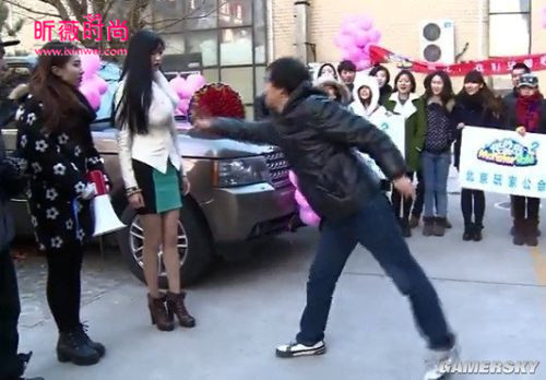 Ů�ӿ�·����׷����������ֳ� Ů׷�и���ɴ����ô����