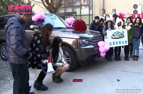 Ů�ӿ�·����׷����������ֳ� Ů׷�и���ɴ����ô����